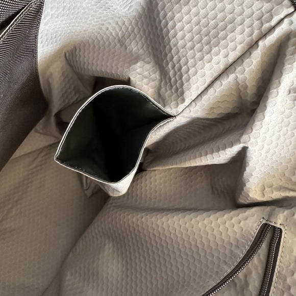 Tumi NWT- 148968-1041/Alpha Bravo Essential Large East West Tote- Black - Picture 9 of 13